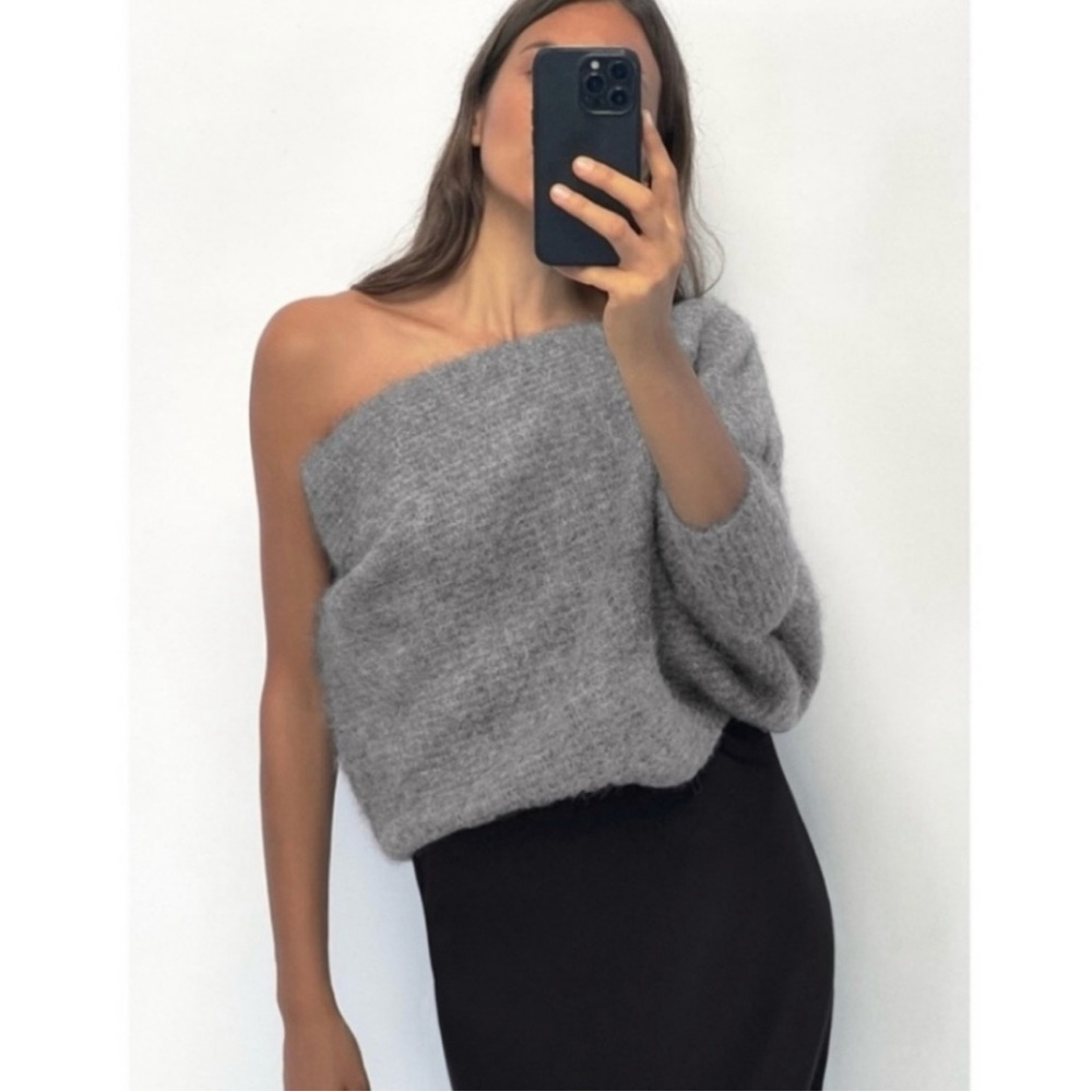 Zara one shoulder sweater Small